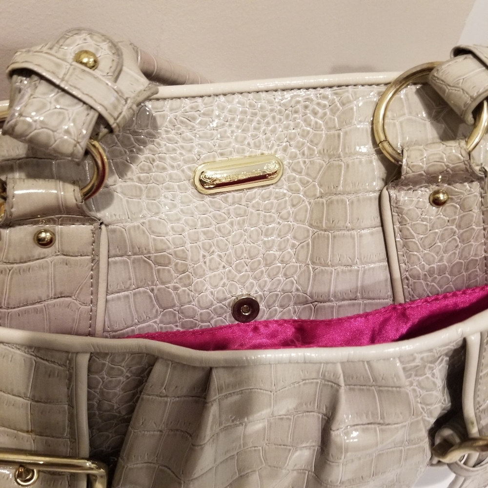 Suzy Smith Light Grey Glossy Handbag - Picture 4 of 7